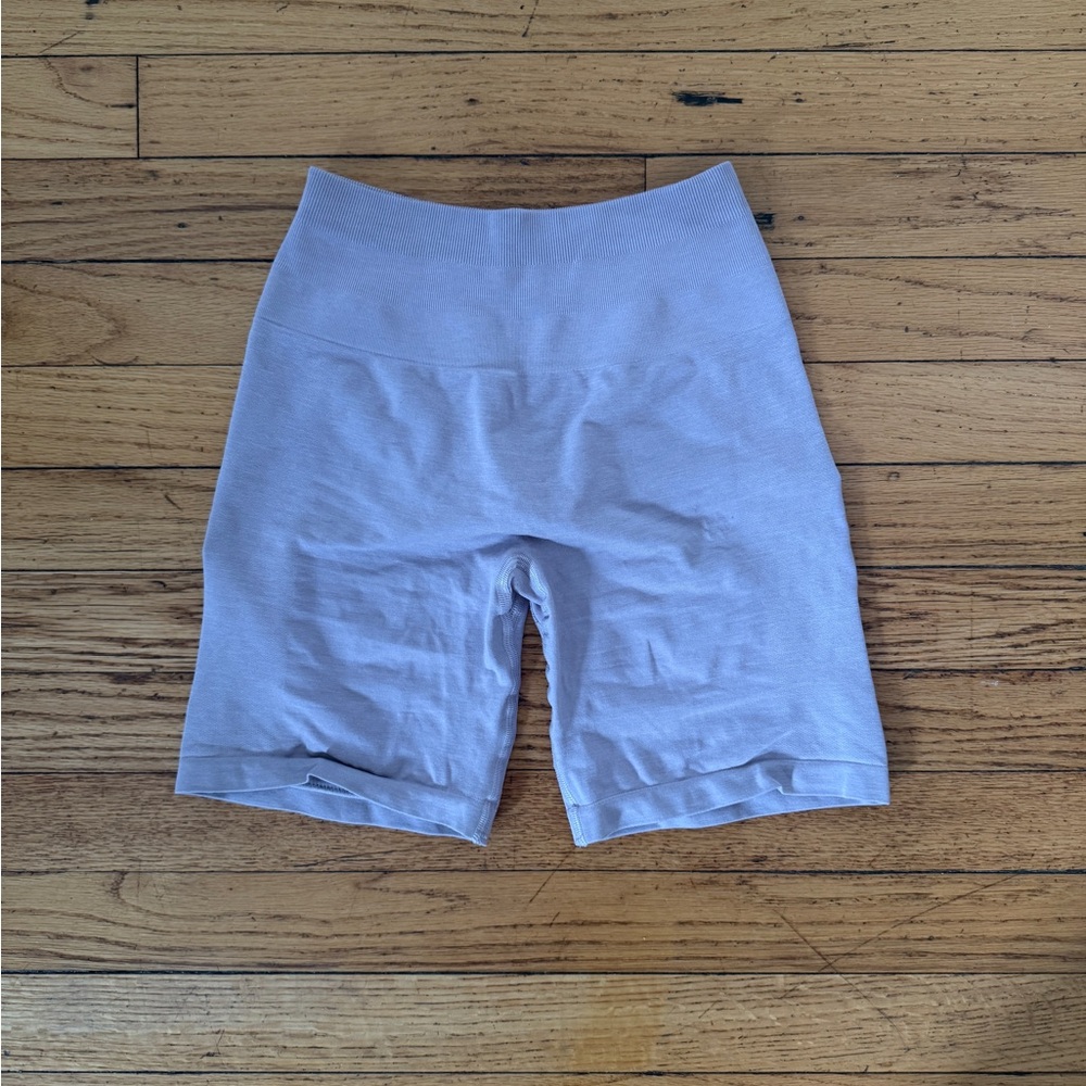 Alphalete Amplify OG biker shorts - Picture 2 of 4